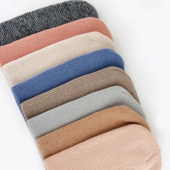 New Soft Cozy Chic Slouchy Knit Hat - Picture 3 of 5